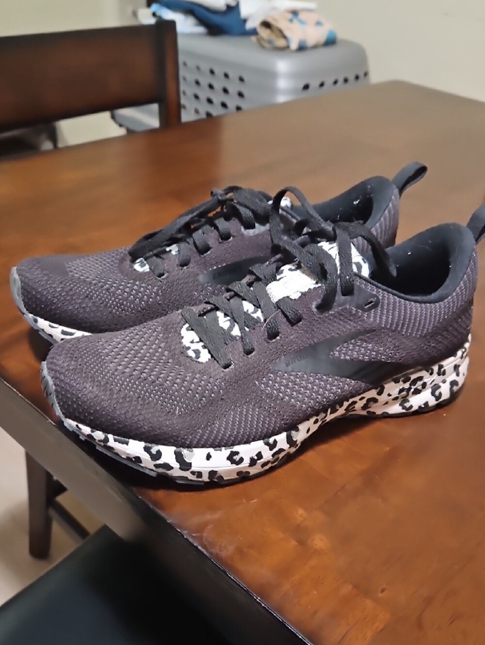 Brooks Women's Black Revel 5 Sneakers with White Leopard-Print Sole - Picture 5 of 5